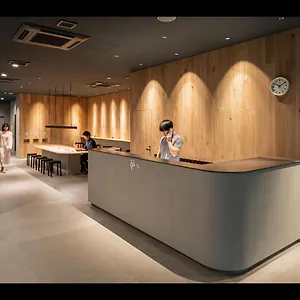 2* Kapselhotel Capsule Yokohama Sauna & Capsule