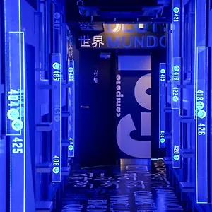 Esports E-zone 電脳空間 Hostel Ōsaka